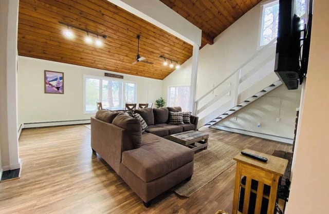 Charming 2-bedroom house with AC, WiFi in tranquil Conway