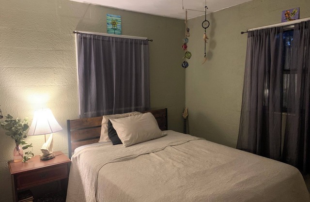 Charming 2-bedroom house in amazing Ocala with WiFi, fitness room