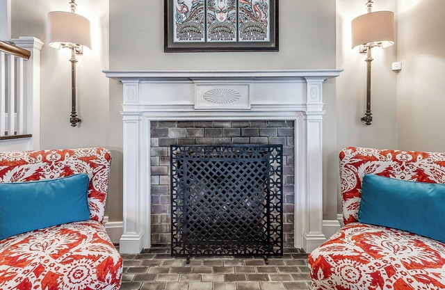 Charming 2-bedroom house with fitness room and AC in Tulsa
