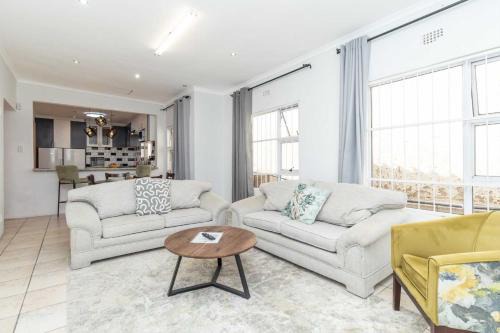 Charming 2-Bedroom in Joburg
