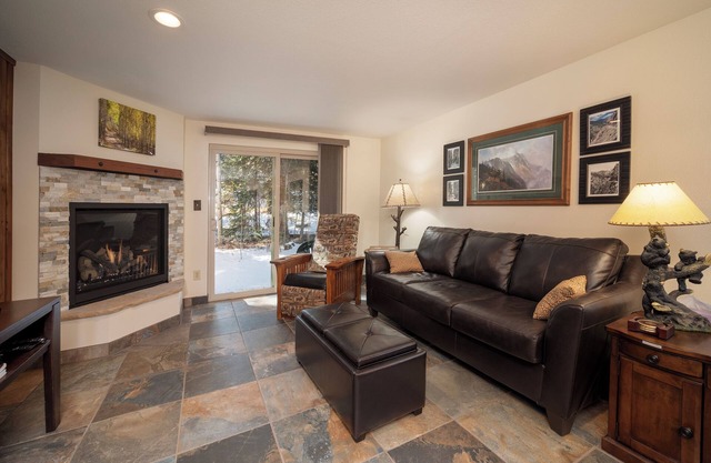 Charming 2 bedroom, in-floor heat and close to Main Street