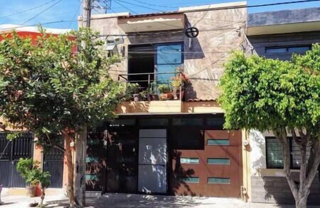 Charming 2-bedroom house with WiFi and AC in lovely Guadalajara