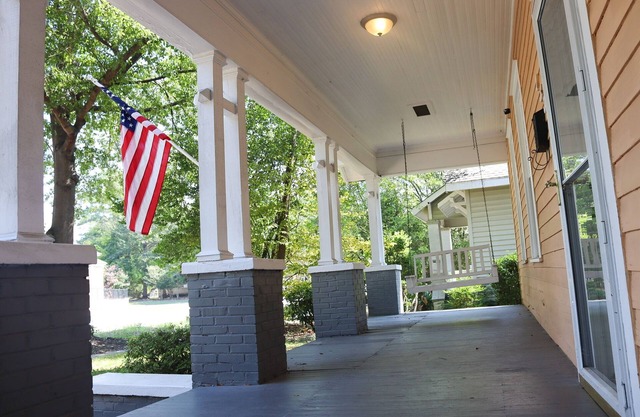 Charming 2-bedroom Retreat in Midtown Columbus with AC, WiFi