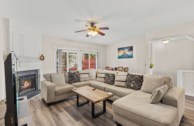 Charming 2-bedroom townhome near RDU Airport and downtown Raleigh