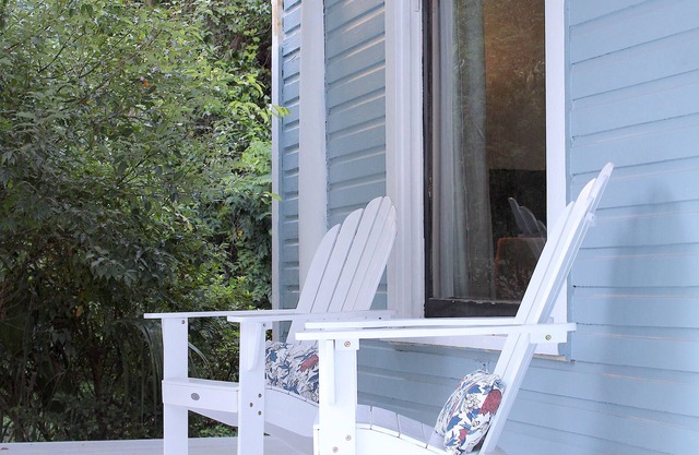 Charming 2-bedroom house in Gainesville with large back yard close to campus