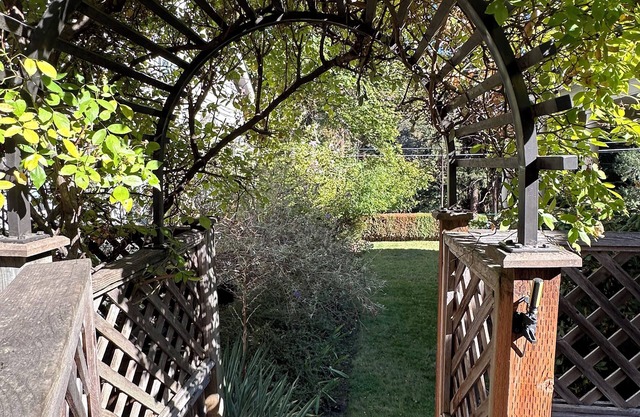 Charming 2-bedroom Victorian Gem - Across Beautiful Lithia Park & Ashland Plaza