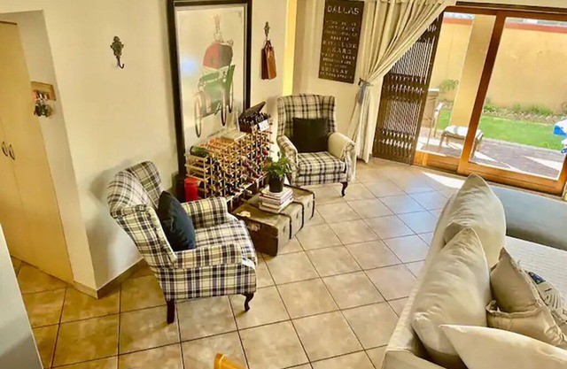 Charming 2-bedroom house in fantastic Jeffreys Bay with WiFi