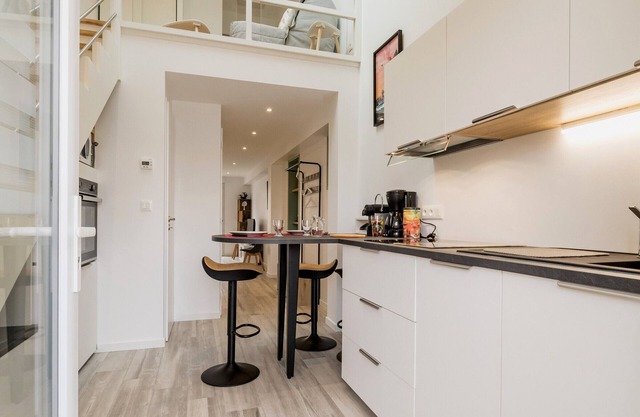 Charming 2023 Cottage Near Beach & Golf with Private Parking, Terrace, WiFi & Baby Gear