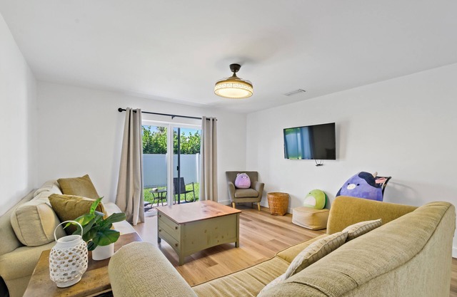 Charming 2BD Near Ft. Myers Beach