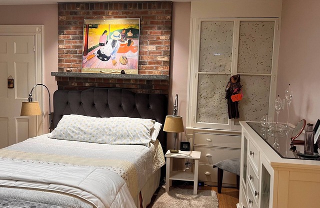 Charming 2bed, 2 bath 1st floor condo in the heart of the Arts District.