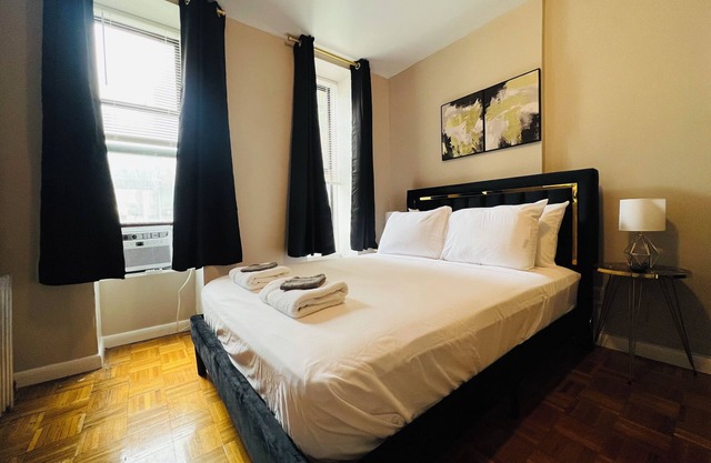 Charming 2BR Midtown Gem — Walk to Times Square, Hudson Yards & Broadway!