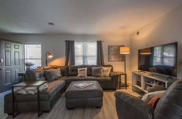 Charming 2BR Townhouse w/Patio | Walk to Main St
