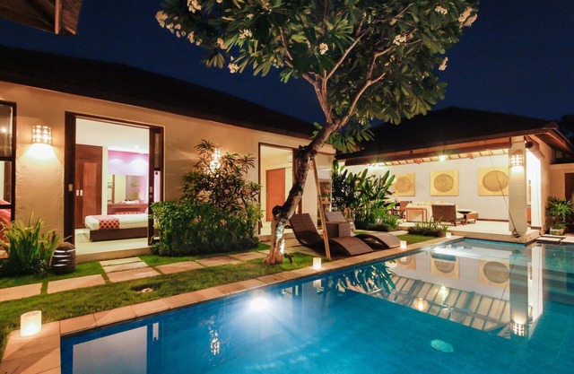 Charming 2BR Villa! ONLY 4Min Drive To Kuta Beach! W/Private Swimming Pool!