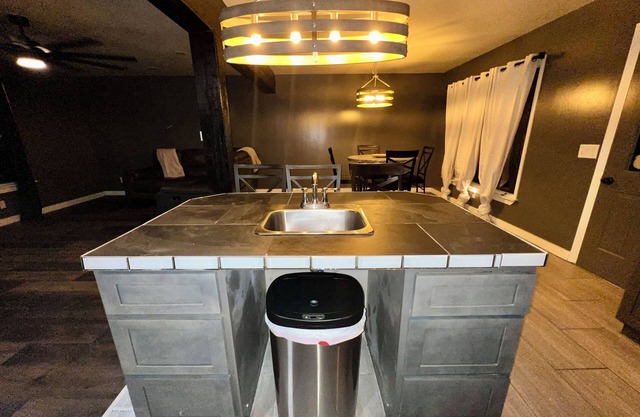 Charming 3-Apt in a house in fabulous Auburn with AC, WiFi.