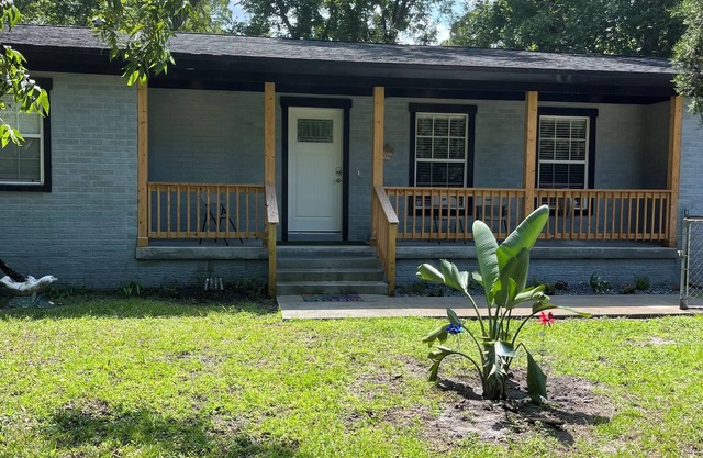 Charming 3-bedroom house in peaceful Fernandina Beach with WiFi, AC