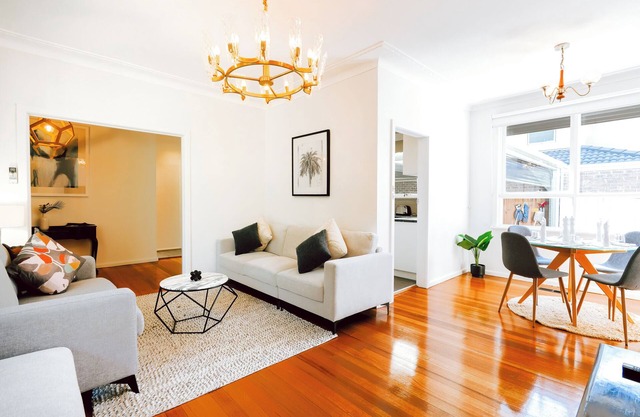 Charming 3-bedroom house in Glen Waverley with AC, WiFi