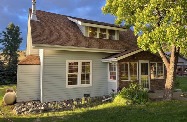 Charming 3 Bedroom, 2 Bath Remodeled Farmhouse in Eureka, MT