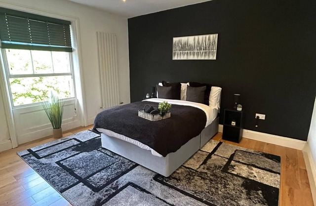 Charming 3-bedroom apartment with WiFi in Grimsby