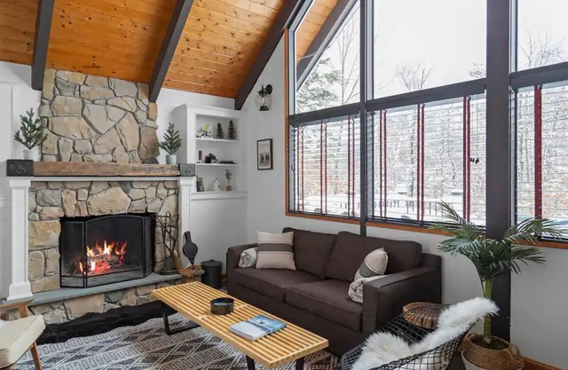 Charming 3-bedroom chalet with AC and WiFi in peaceful Winhall