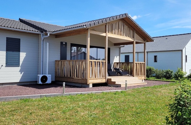 Charming 3-Bedroom Chalet with Heated Pool, Near Morbihan Coast