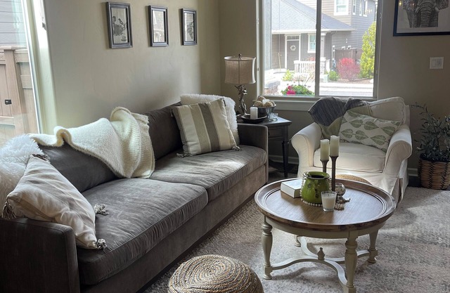 Charming 3-bedroom cottage with WiFi and AC in brilliant Redmond