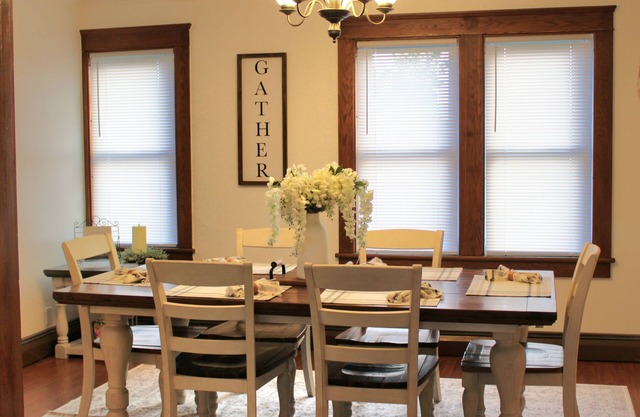 Charming 3-bedroom farmhouse in lovely Rebersburg with AC , a nice front porch