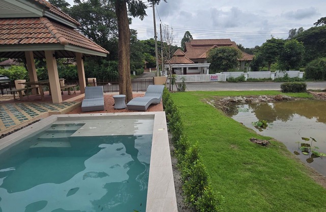 Charming 3-bedroom house with AC and WiFi in quaint Sankampang