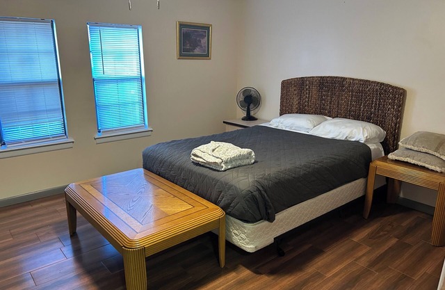 Charming 3-bedroom house with WiFi and AC in Titusville