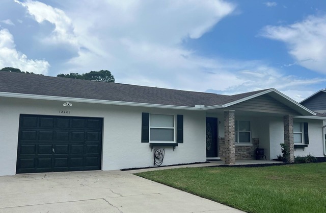 Charming 3-bedroom house close to Hits & WEC