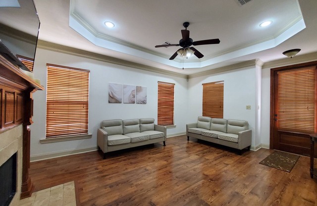 Charming 3-bedroom home with Fast WiFi, AC, and more in Carencro-Upper Lafayette