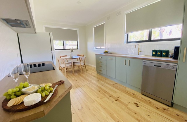 Charming 3 Bedroom Home - Quiet & Relaxing