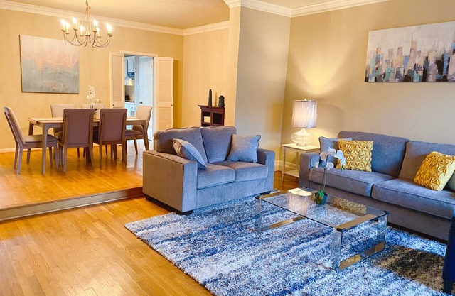 Charming 3-bedroom House with AC, WiFi in fabulous Houston I 0.3mile NASA
