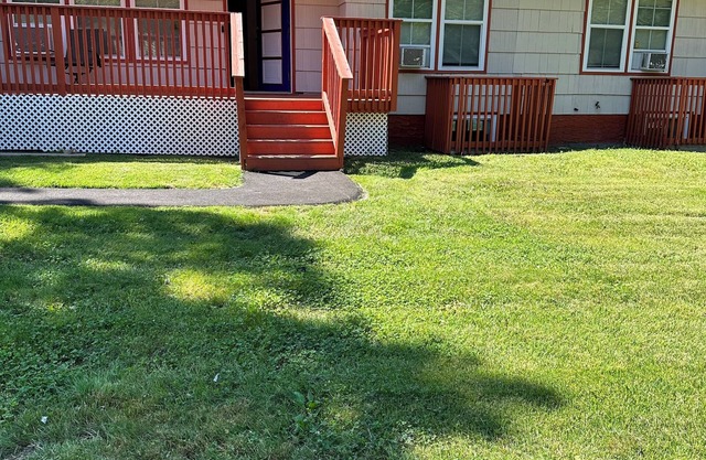 Charming 3-bedroom house with AC and WiFi in Shirley close to the Hamptons!