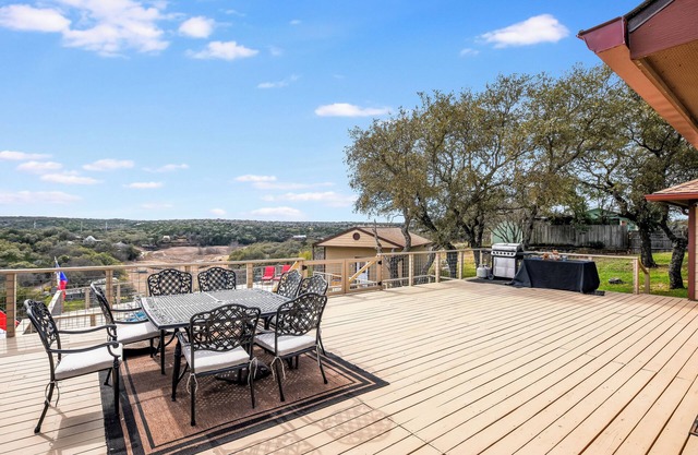 Charming 3-bedroom house in Burnet, TX on Lake Buchanan with WiFi, AC