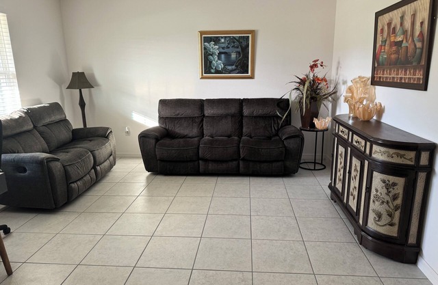 Charming 3-bedroom house with WiFi, AC in peaceful DeLand