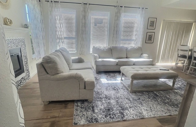 Charming 3-bedroom house in awesome DeSoto, TX.