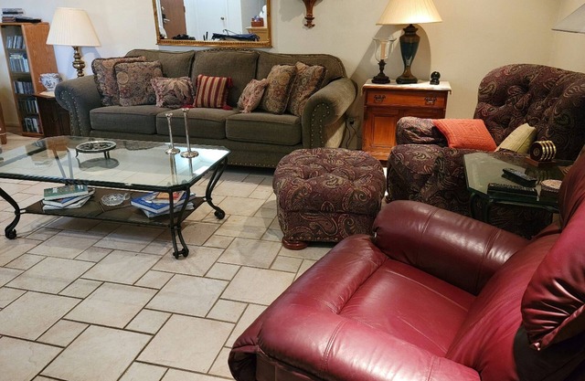 Charming 3-bedroom house with master suite, AC, WiFi in Odessa