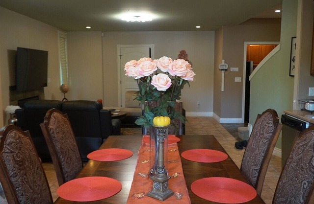 Charming 3-bedroom luxury townhome at Great Location