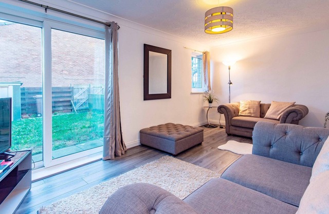 Charming 3-Bedroom Terrace House with Private Enclosed Garden