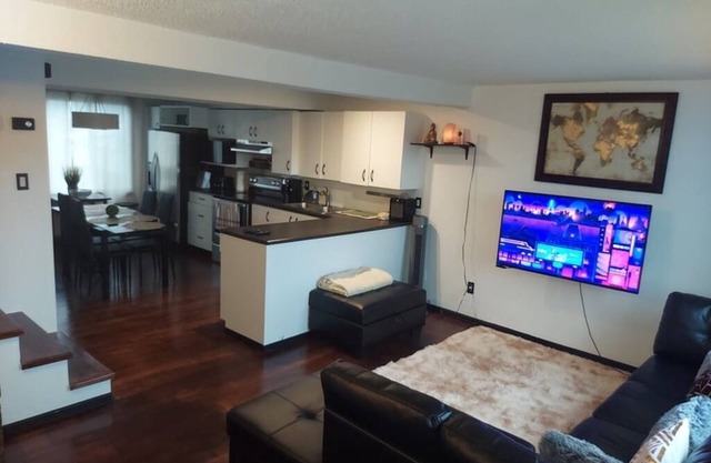 Charming 3-bedroom townhome