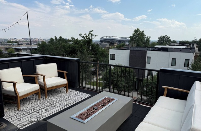 Charming 3-bedroom townhome in lovely Denver - close to Mile High and Downtown!