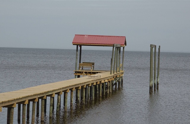 Charming 3-bedroom bay front house with WiFi and AC in fabulous Gulf Shores AL