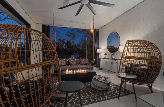 Charming 3-bedroom Retreat with BBQ Oasis in the Backyard