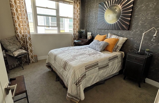 Charming 3-bedroom townhome with private rooftop in Silver Lake, Los Angeles!