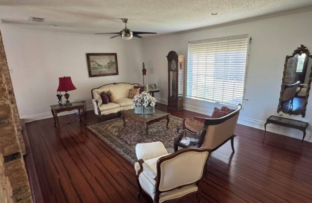 Charming 3-bedroom house in fabulous New Orleans with WiFi and AC