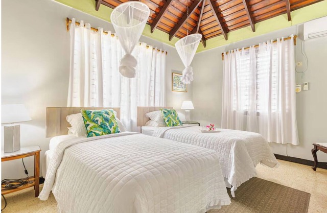 Charming 3-bedroom villa in enchanting Trelawny with AC, WiFi