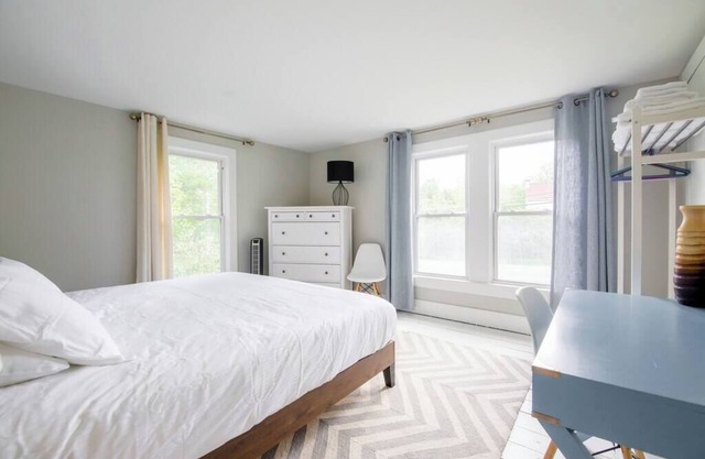 Charming 3-BR Farmhouse 10-min to Hunter