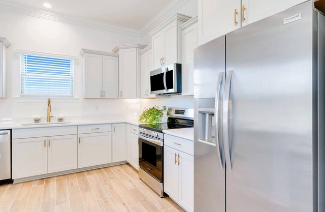 Charming 4-bedroom house with WiFi and AC in welcoming Gonzales