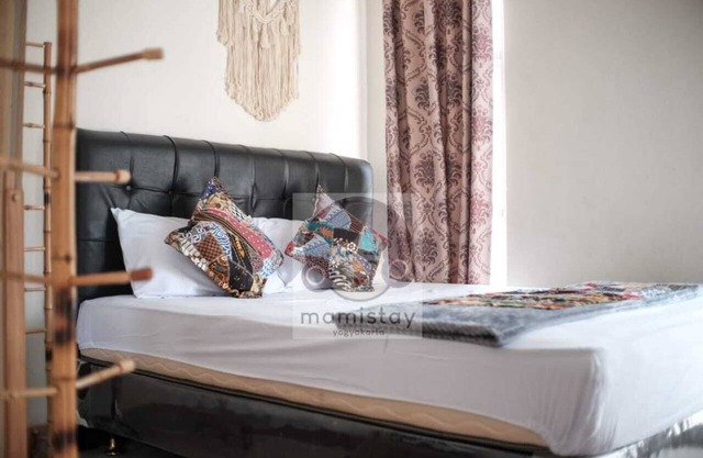 Charming 4-bedroom house with WiFi and AC in lovely Jogja