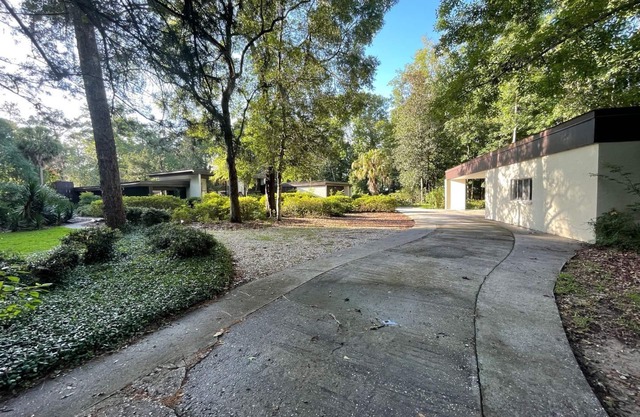 Charming 4-bedroom house with WiFi and AC in Gainesville